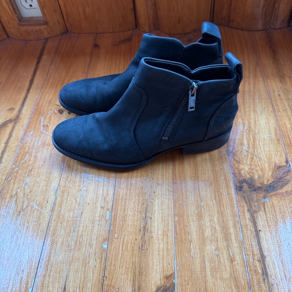 UGG Waterproof Black Ankle Booties with Zipper - Picture 2 of 6